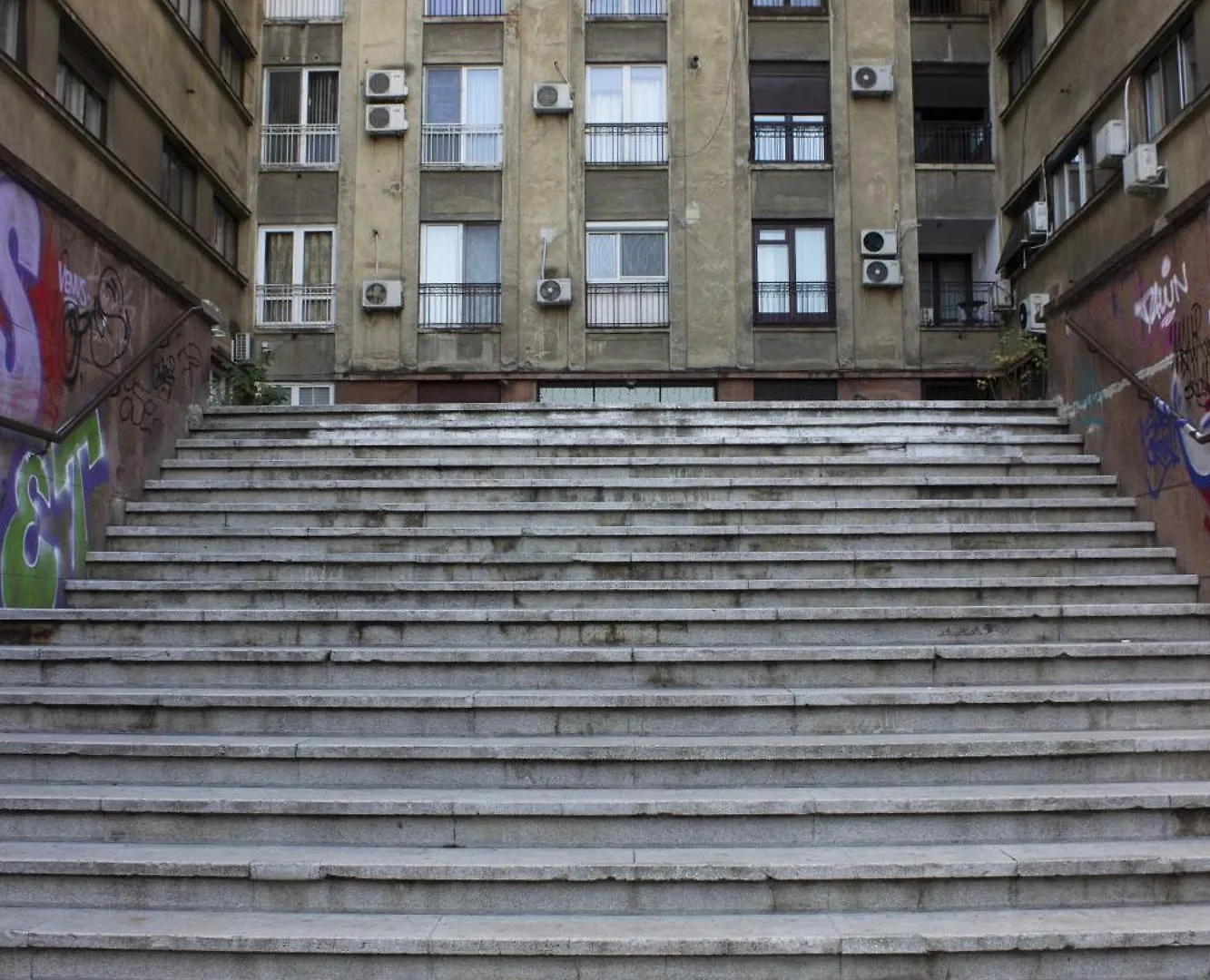 Steps2 Old Town & Metro - Heart Of History